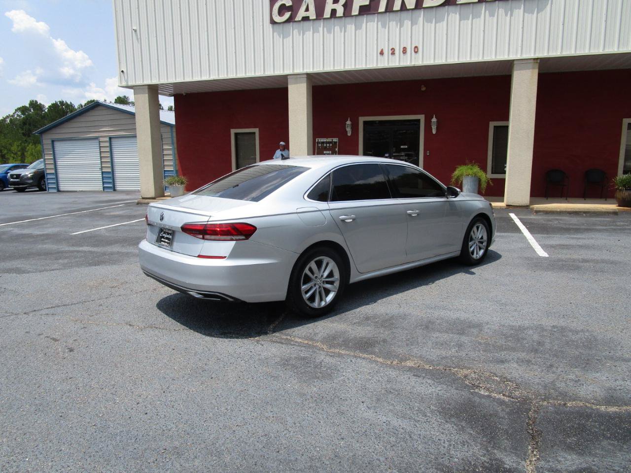 Used 2020 Volkswagen Passat 2.0T SE FWD image 4
