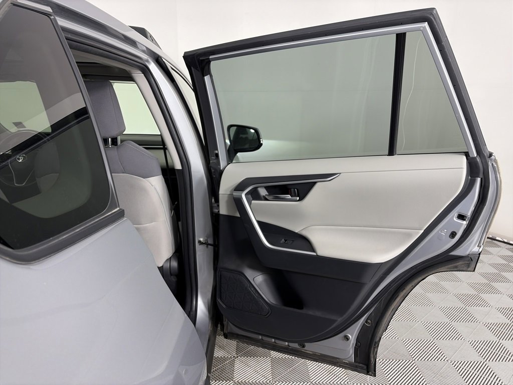 Used 2022 Toyota RAV4 XLE image 28