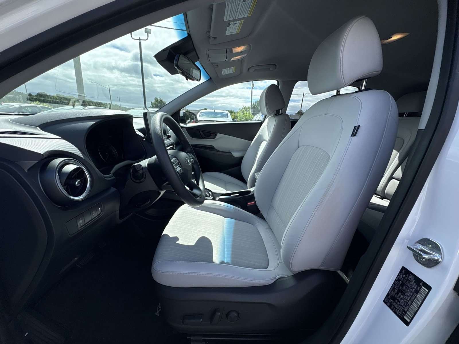 Certified 2023 Hyundai Kona SEL AWD/4WD image 13