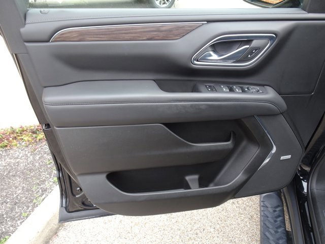 Used 2023 Chevrolet Suburban Z71 w/ Max Trailering Package image 9