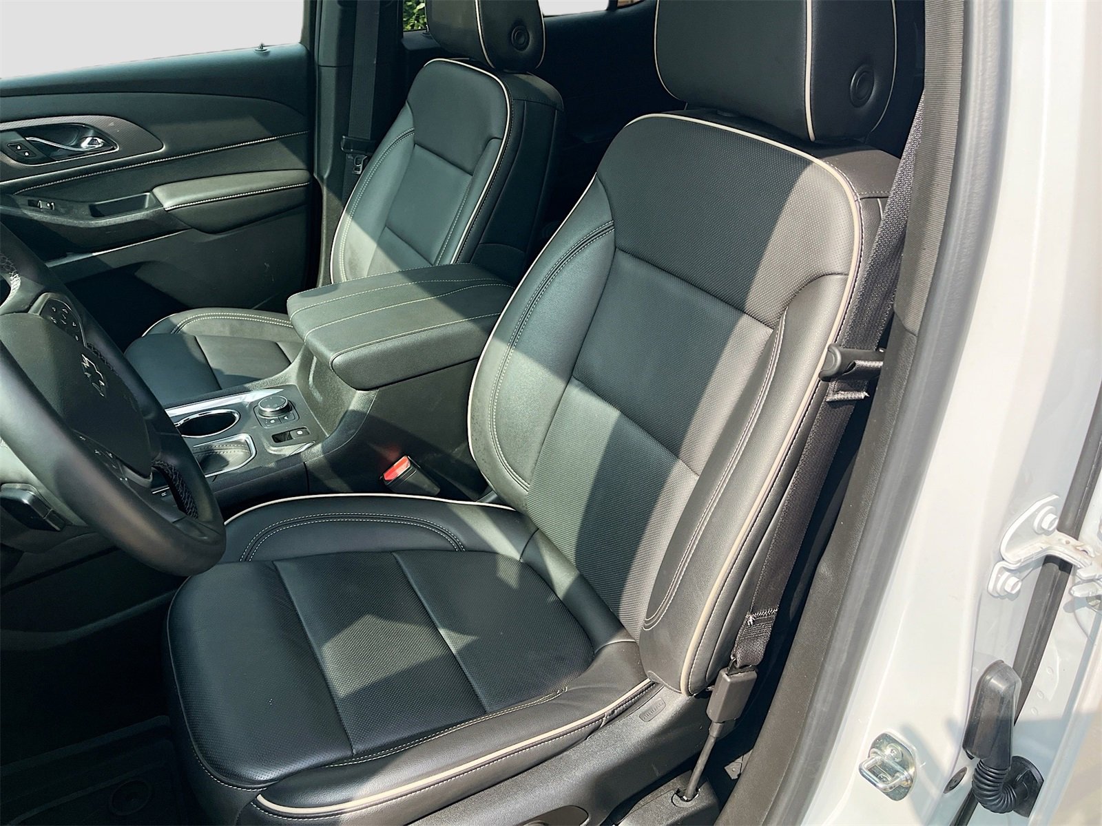 Used 2023 Chevrolet Traverse Premier w/ LPO, Floor Liner Package image 20