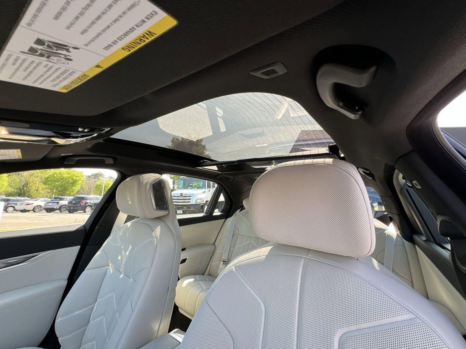 New 2025 BMW i7 eDrive50 w/ Executive Package image 21