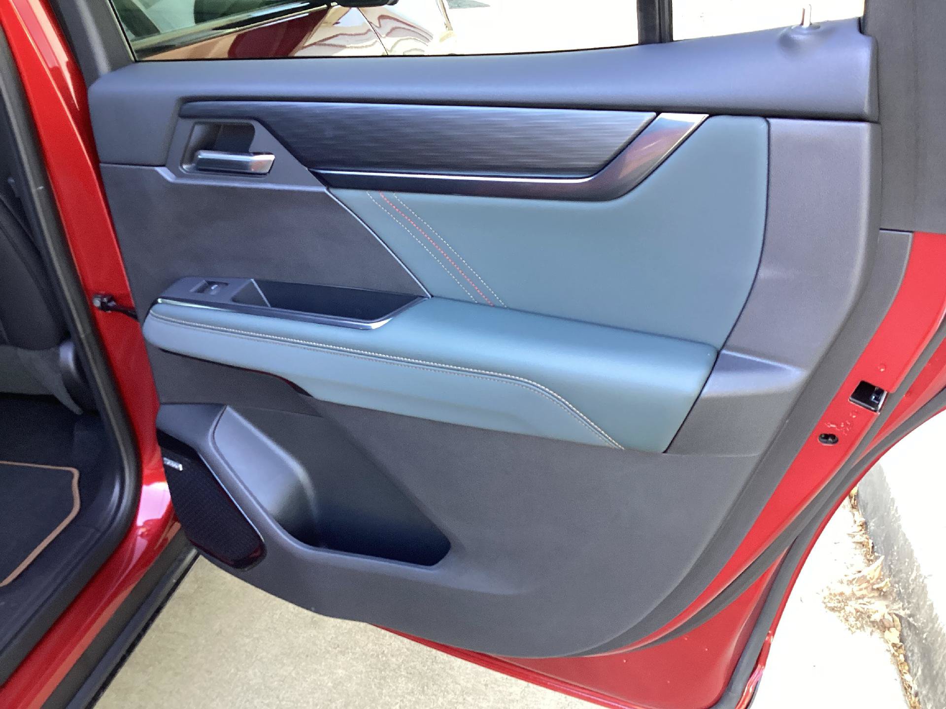 New 2025 GMC Acadia AT4 AWD/4WD image 15