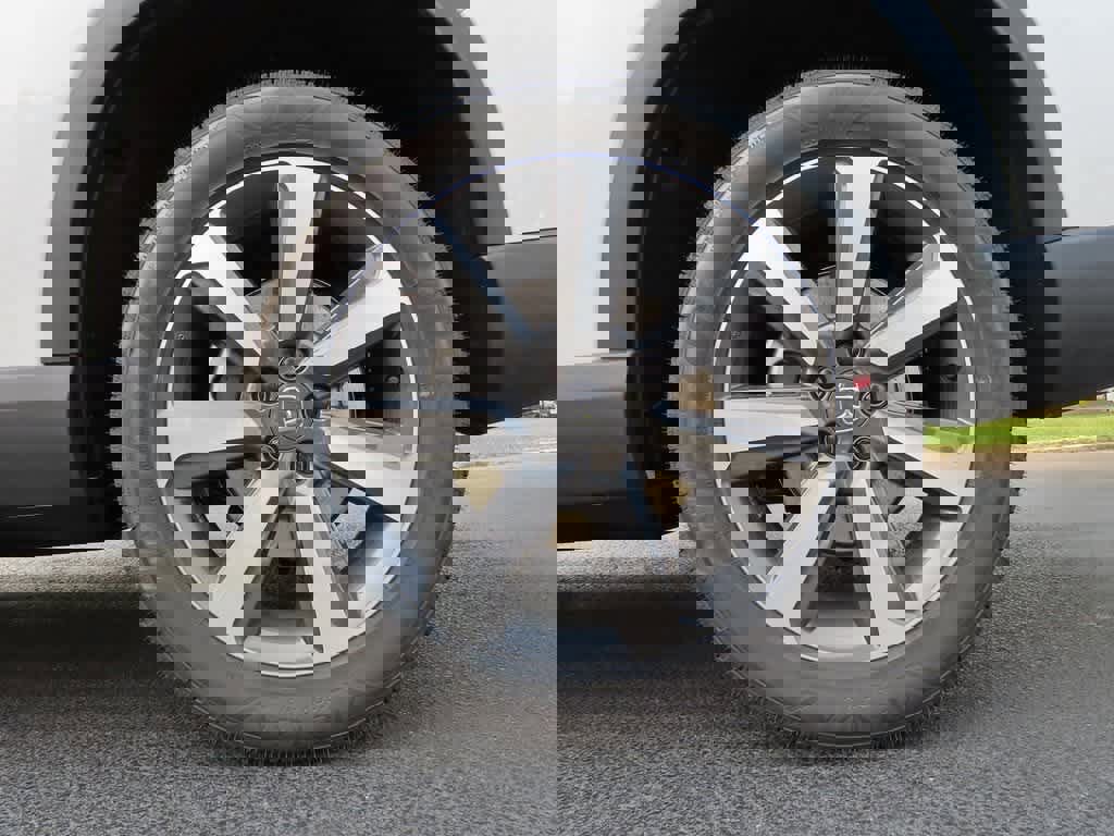 New 2025 Honda Pilot Touring image 9