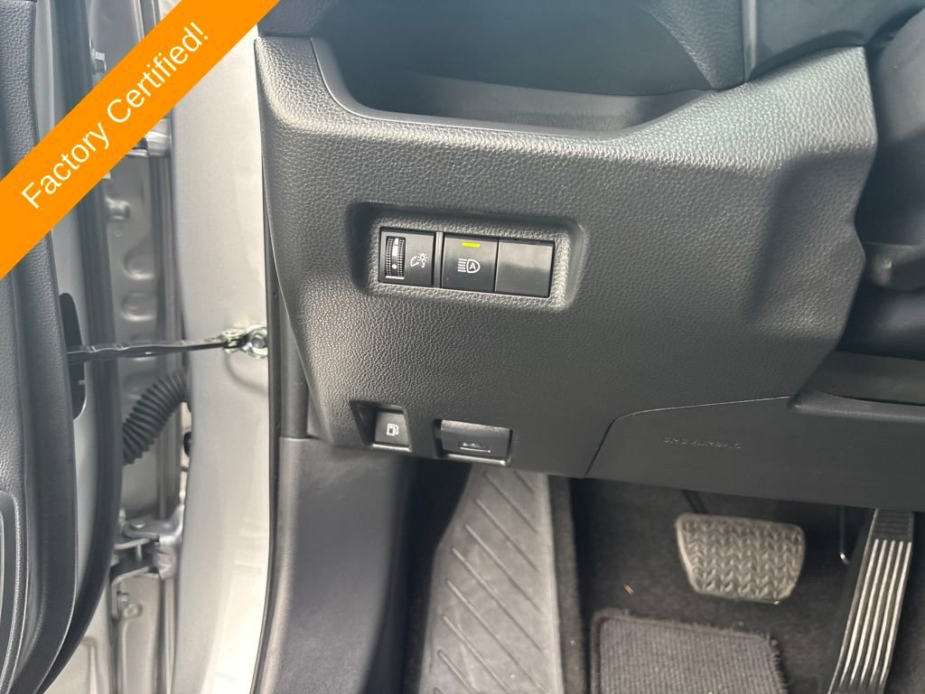 Used 2025 Toyota RAV4 XLE image 18