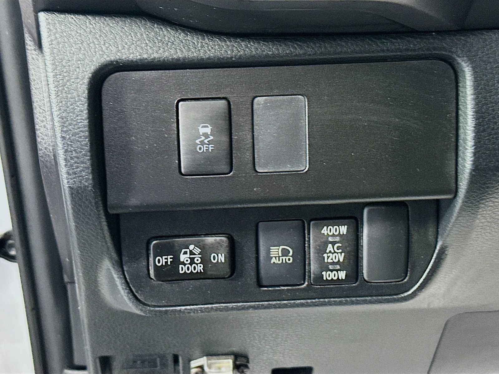 Used 2020 Toyota Tacoma TRD Sport w/ Technology Package AWD/4WD image 10