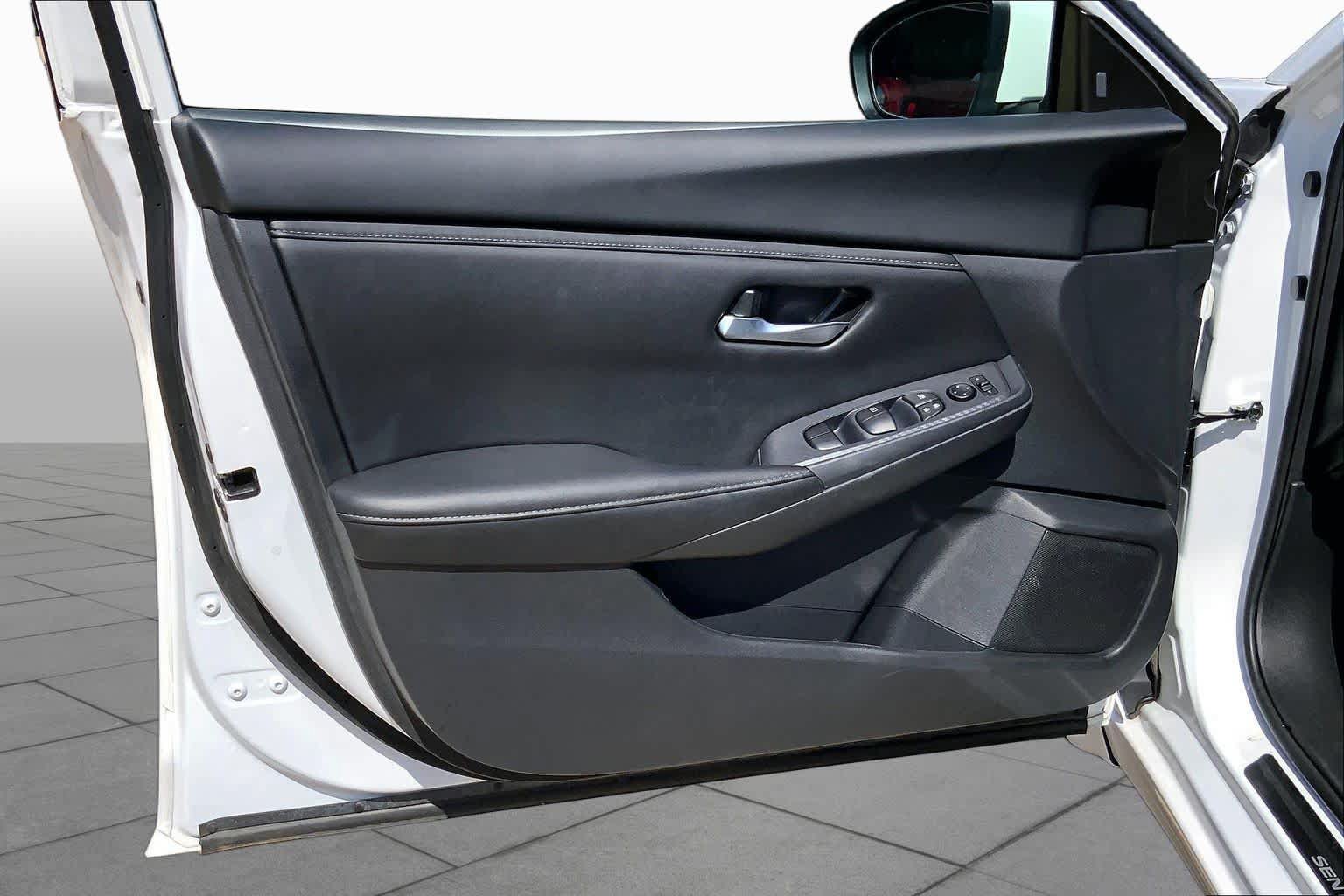 Used 2024 Nissan Sentra SV FWD image 20