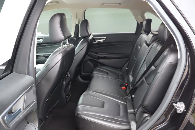 Used 2022 Ford Edge Titanium image 13