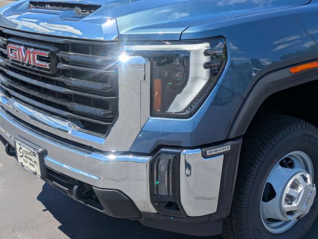 New 2025 GMC Sierra 3500 Pro w/ Fleet Convenience Package AWD/4WD image 9