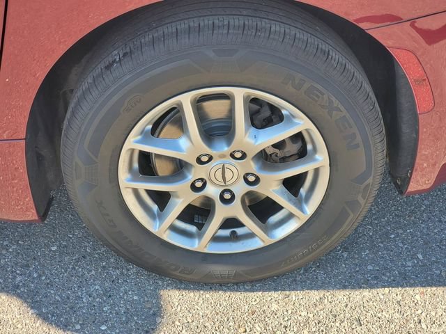 Used 2021 Chrysler Pacifica Touring w/ Cold Weather Group FWD image 7