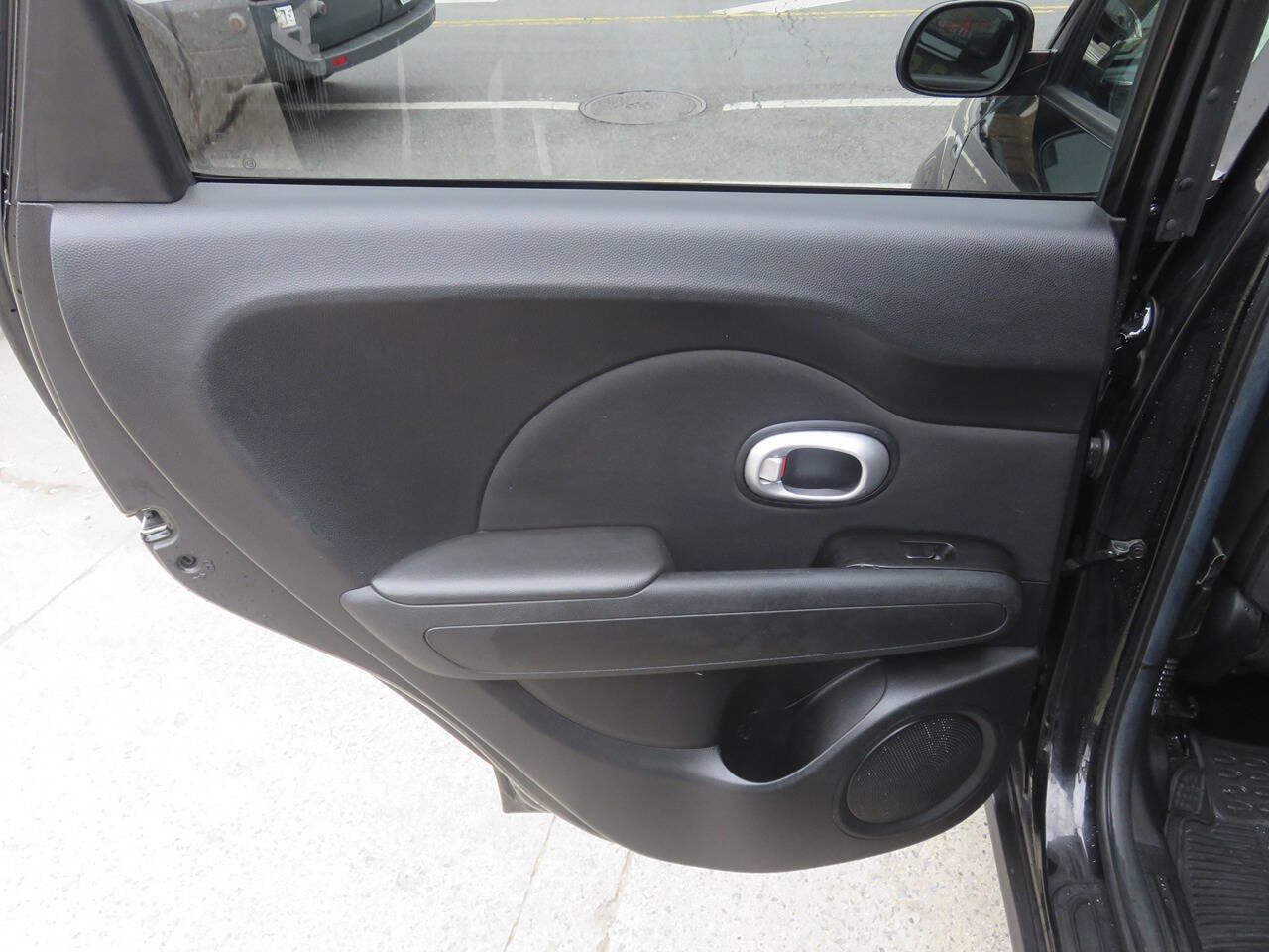 Used 2015 Kia Soul FWD image 24