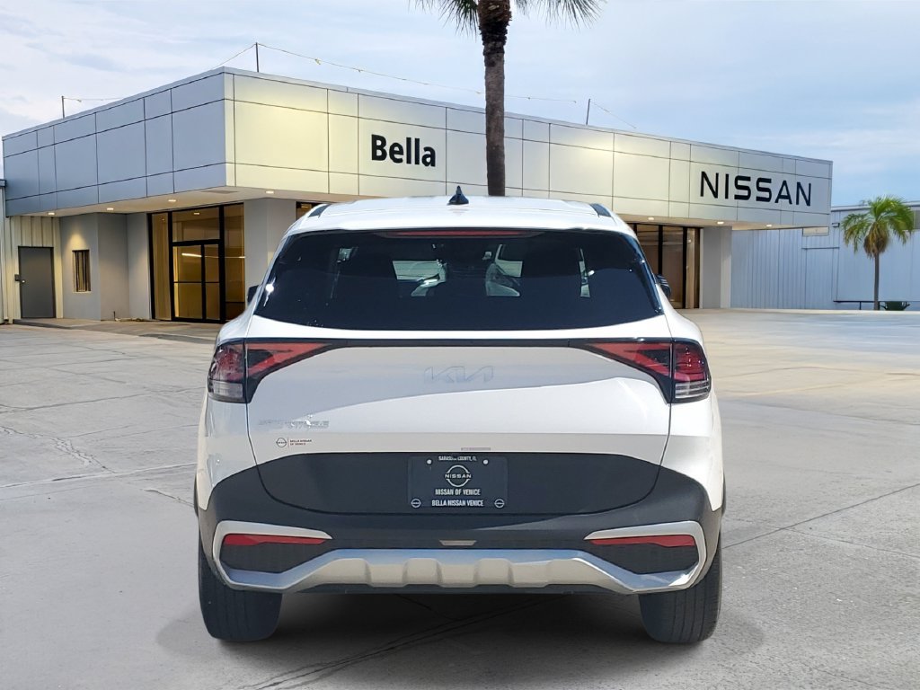 Used 2025 Kia Sportage EX FWD image 9