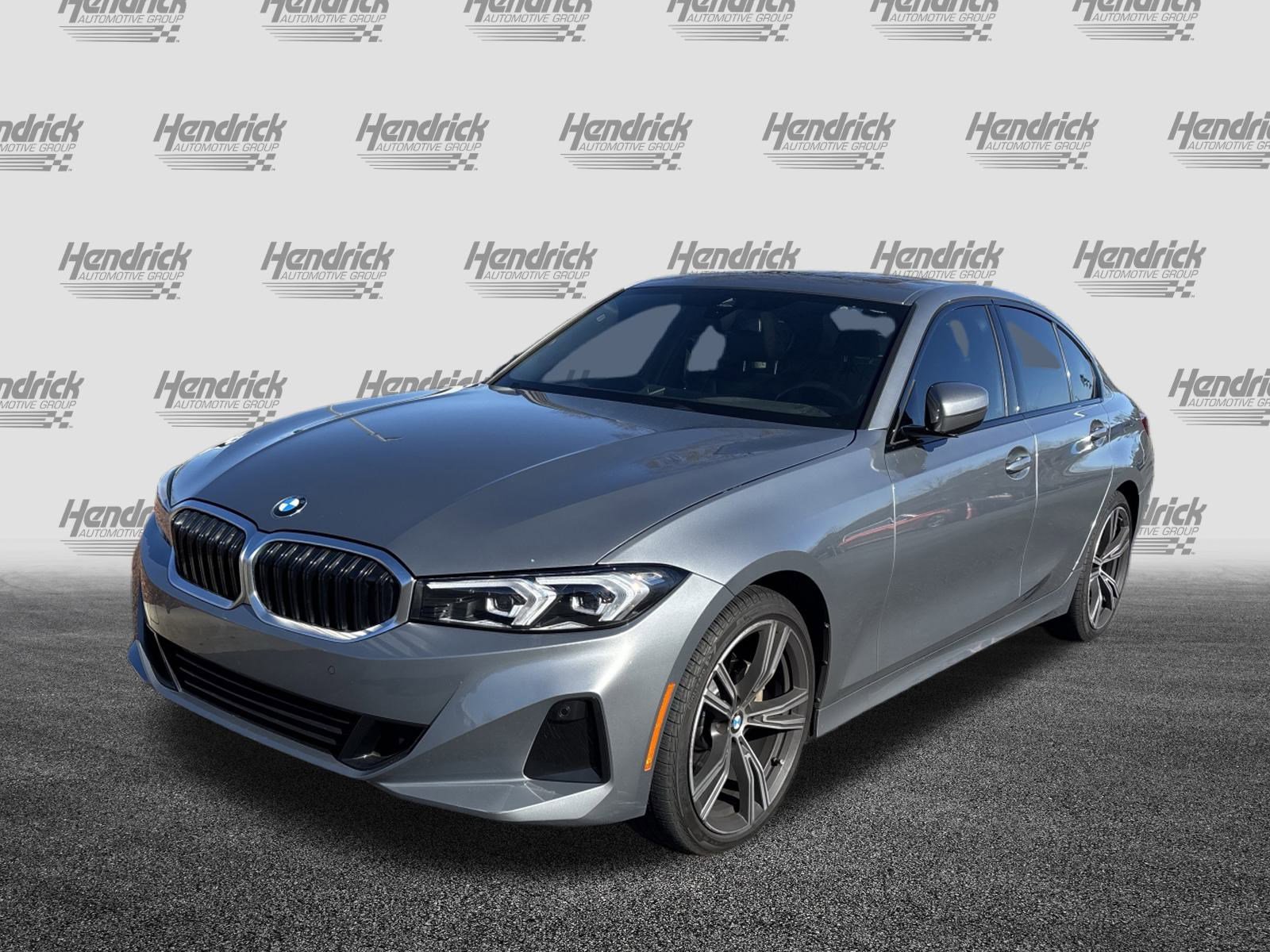 Used 2023 BMW 330i Sedan w/ Premium Package image 7
