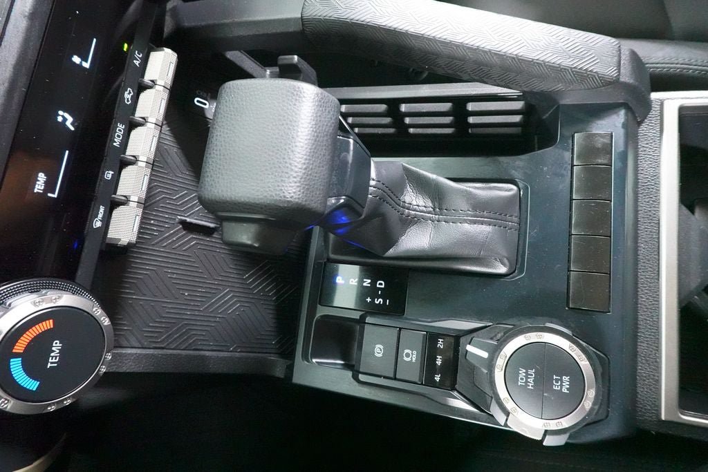Used 2024 Toyota Tacoma SR5 AWD/4WD image 15