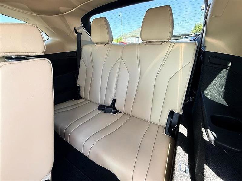 Used 2023 Acura MDX FWD w/ Technology Package image 16