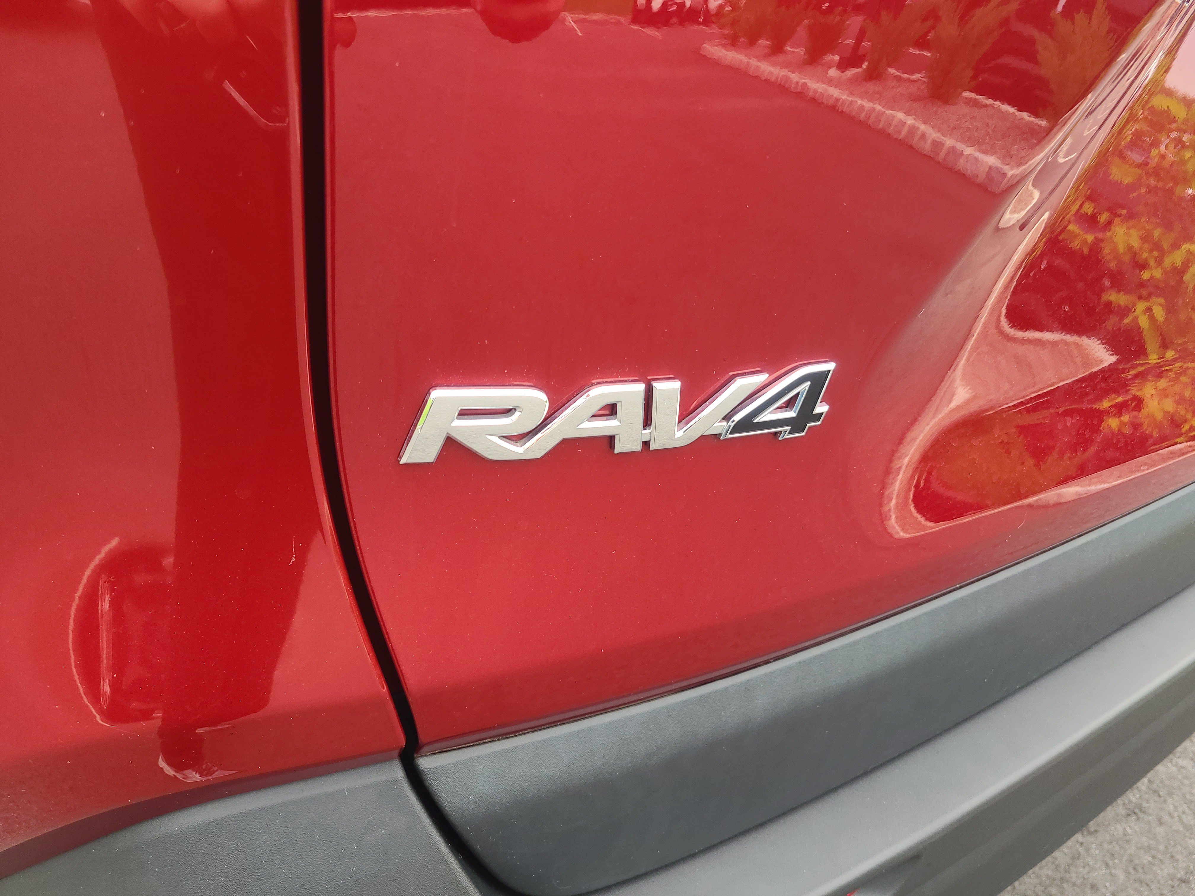 Certified 2024 Toyota RAV4 LE AWD/4WD image 28