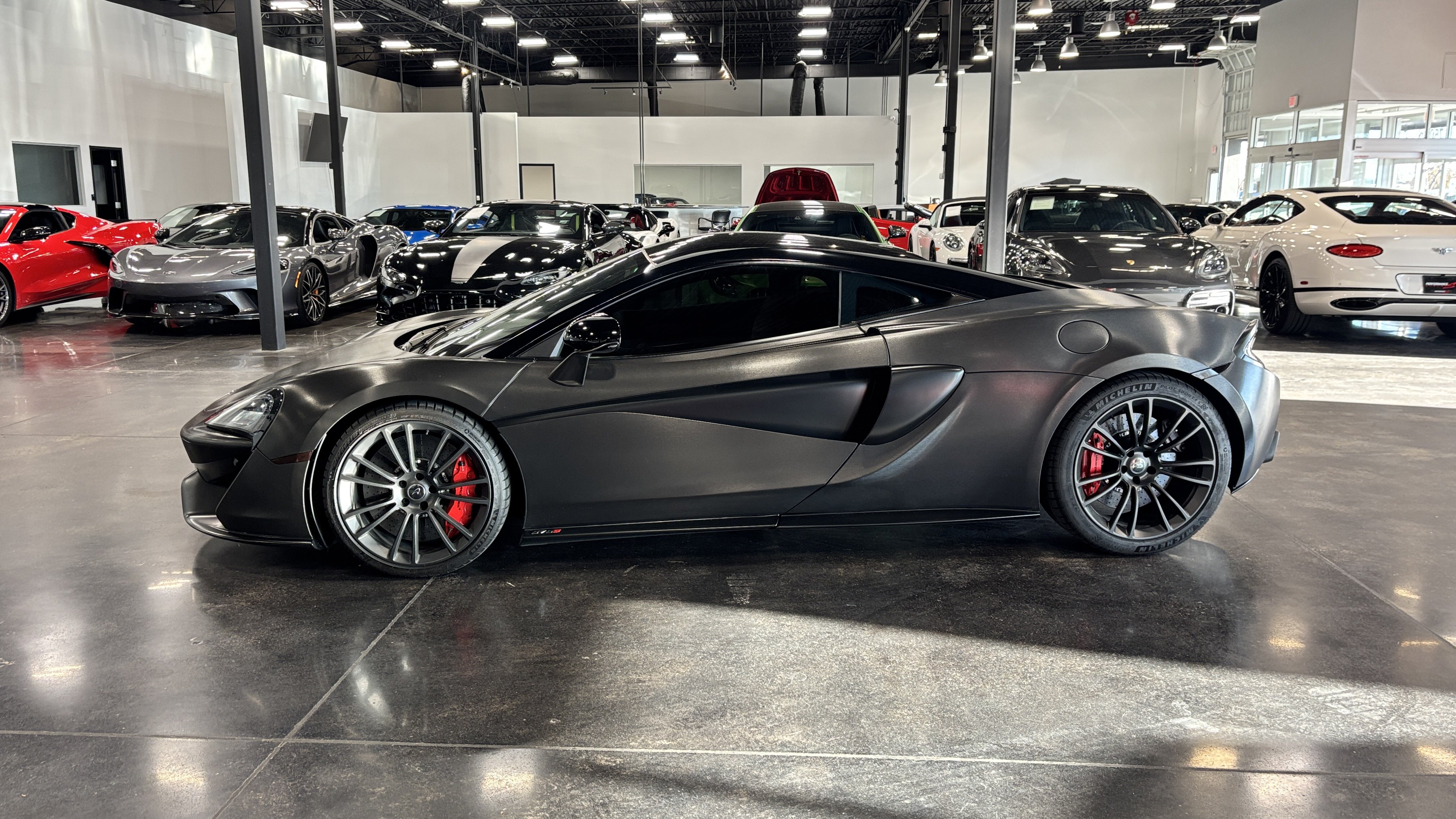 Used 2016 McLaren 570S Coupe RWD image 4
