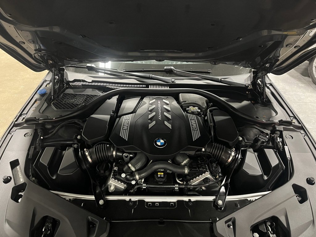 Used 2022 BMW M850i xDrive Convertible image 11