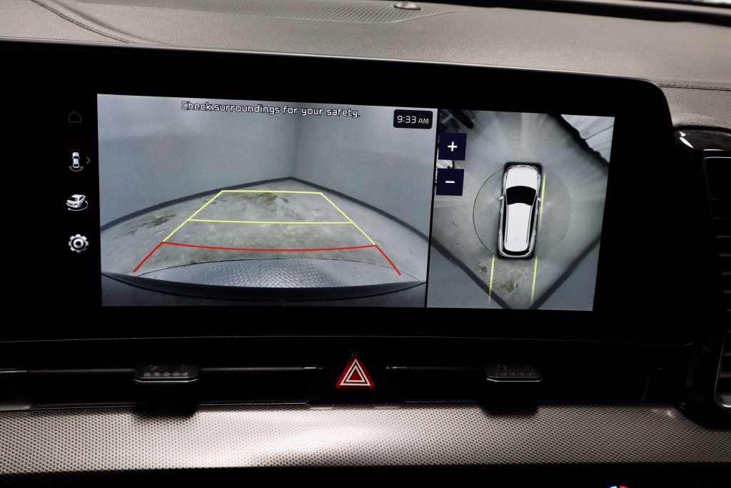 Used 2024 Kia Sportage SX FWD image 2
