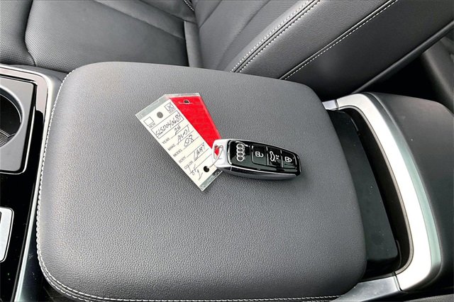 Used 2025 Audi Q8 Premium Plus w/ Premium Plus Package image 10