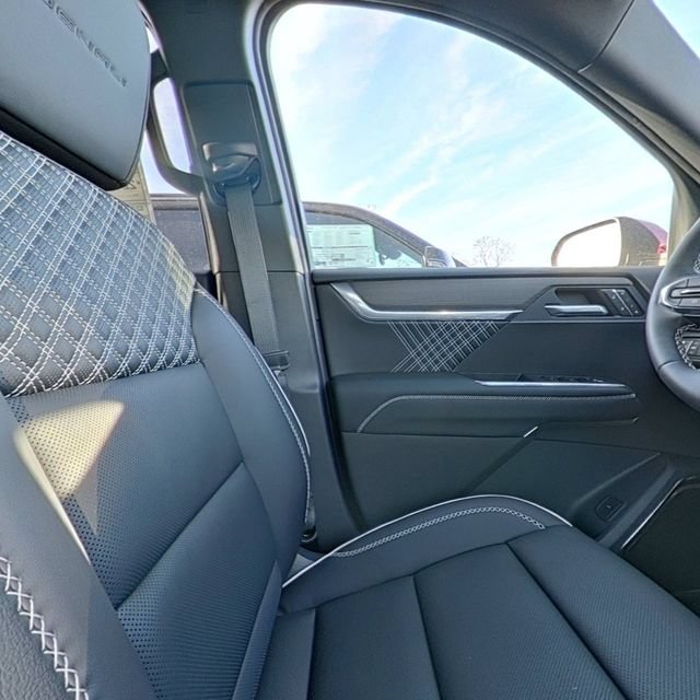 New 2026 GMC Acadia Denali w/ Super Cruise Package FWD image 34