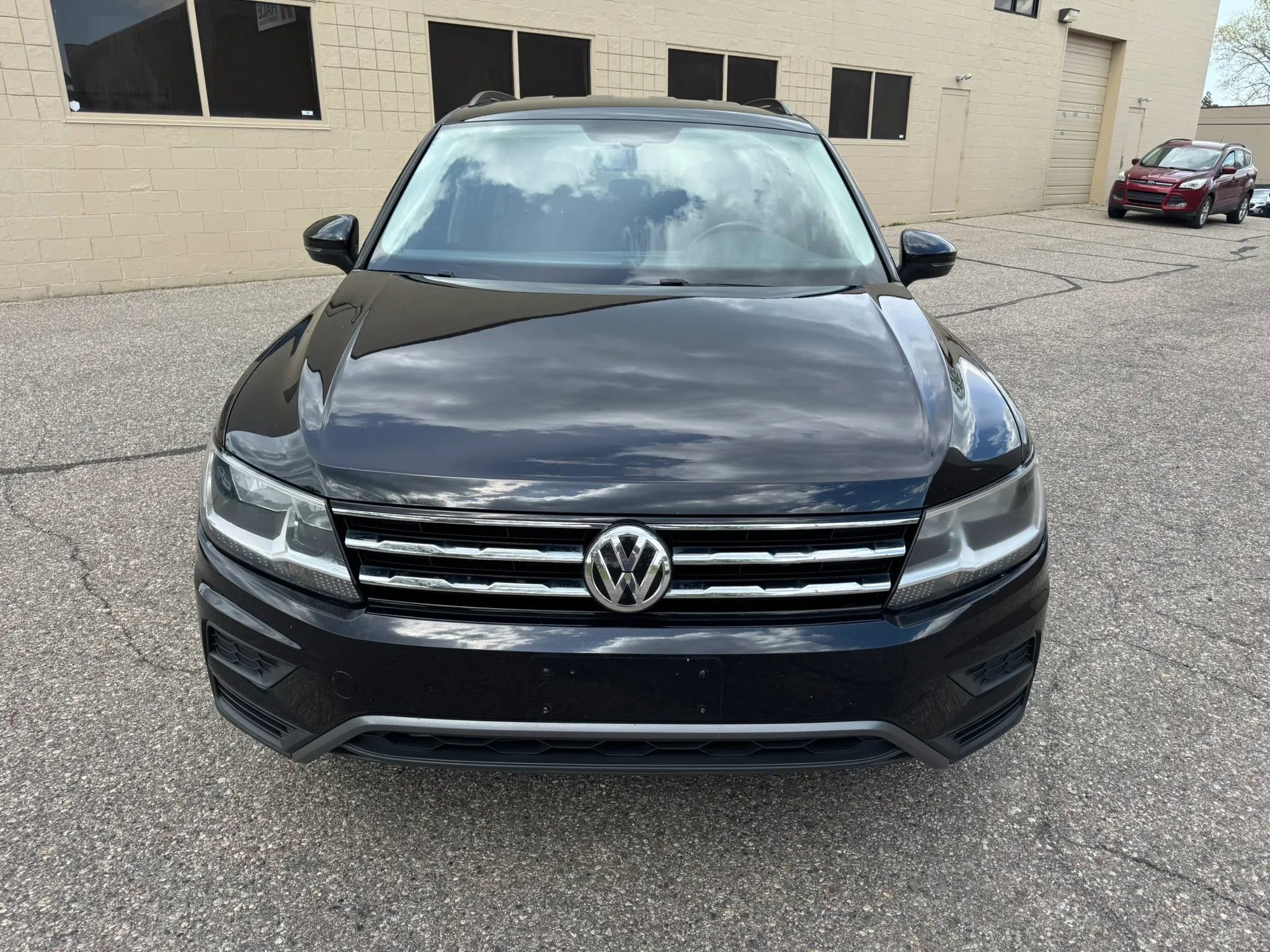 Used 2021 Volkswagen Tiguan SE FWD image 2