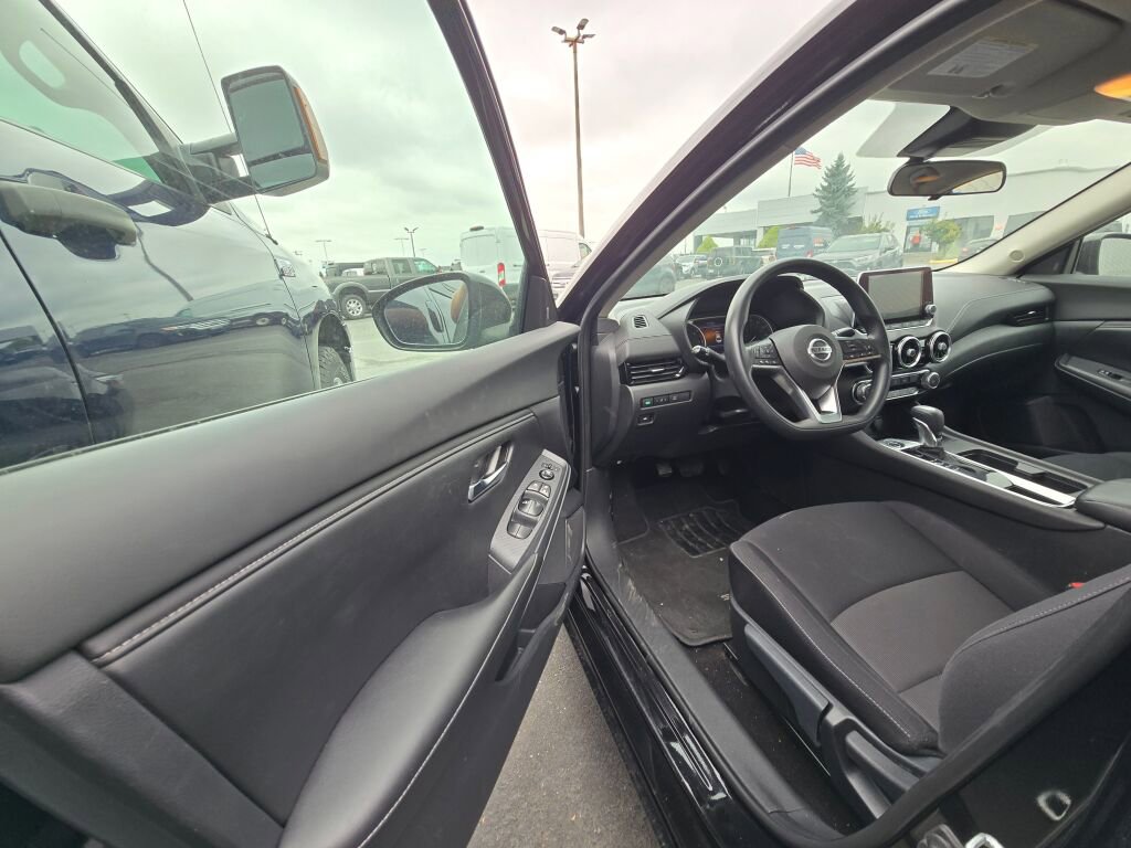 Used 2023 Nissan Sentra SV image 14