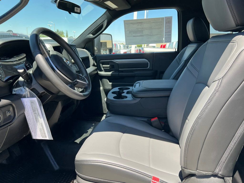 New 2024 RAM 3500 Tradesman AWD/4WD image 14