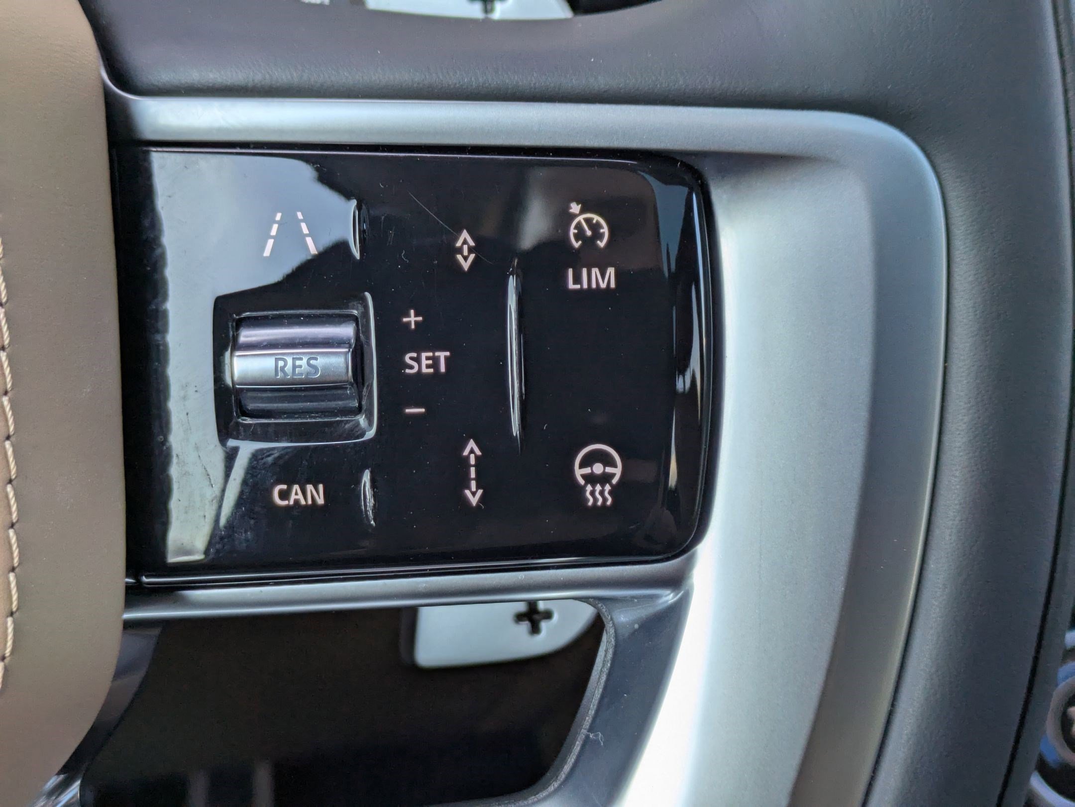 Used 2023 Land Rover Range Rover SE image 16