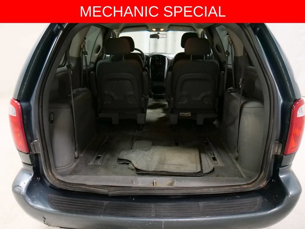 Used 2007 Dodge Caravan SXT w/ Popular Equipment Group I image 6