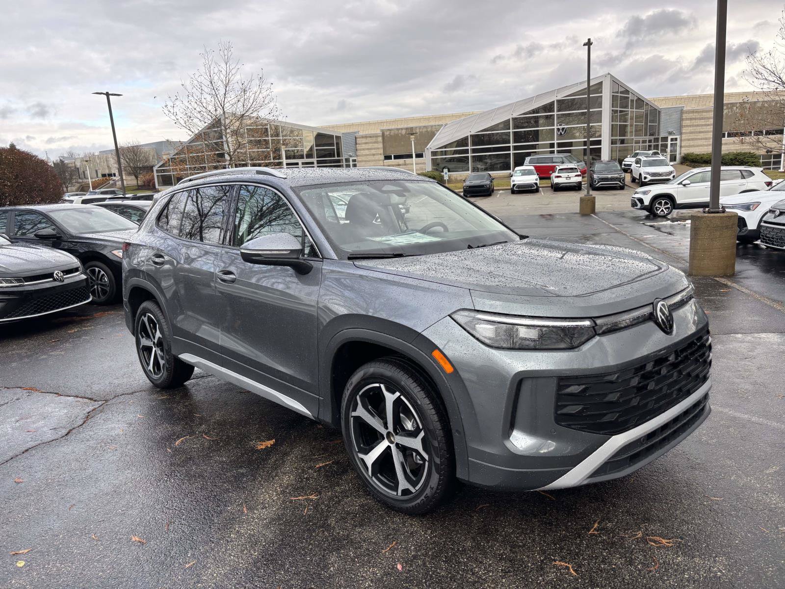 New 2026 Volkswagen Tiguan SE