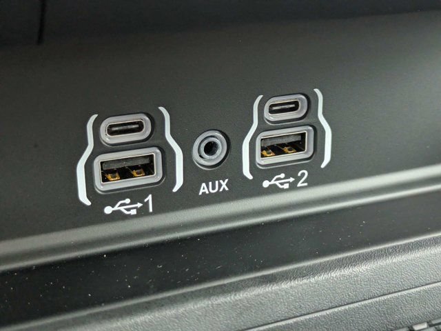 Used 2026 RAM 3500 Laramie AWD/4WD image 17