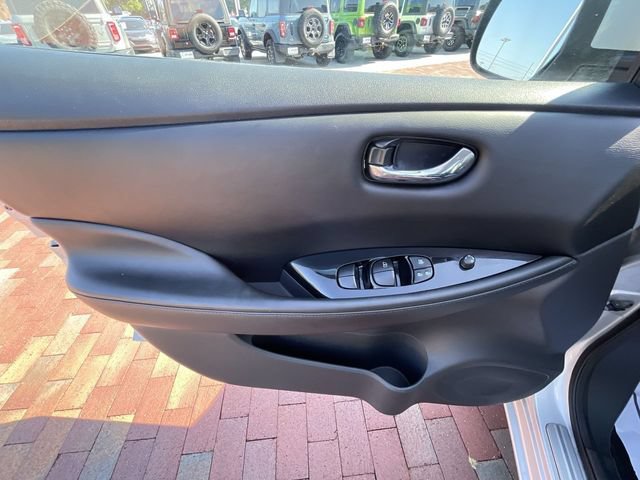 Used 2015 Nissan Leaf SL FWD image 10