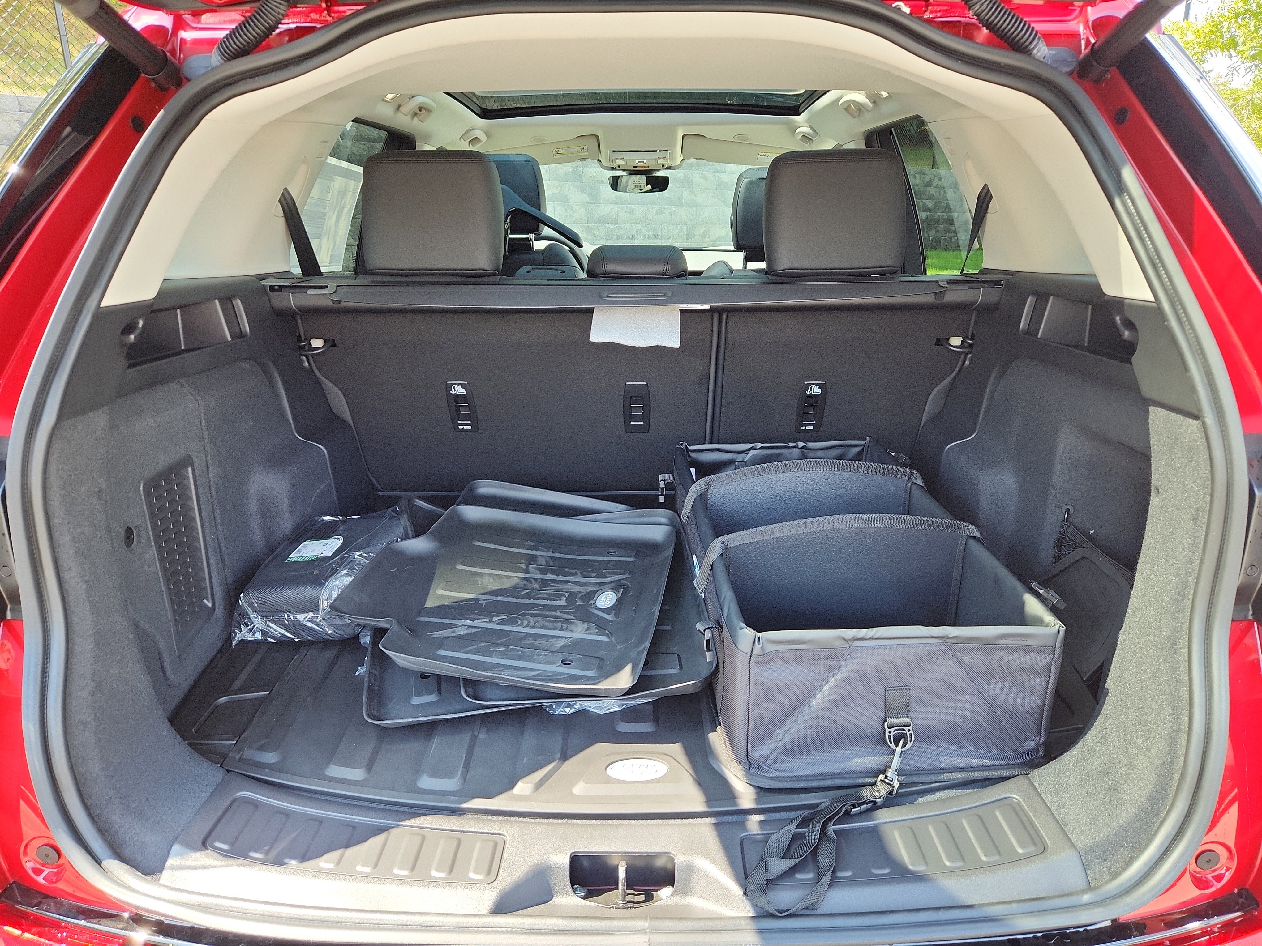 New 2025 Land Rover Discovery Sport S image 13