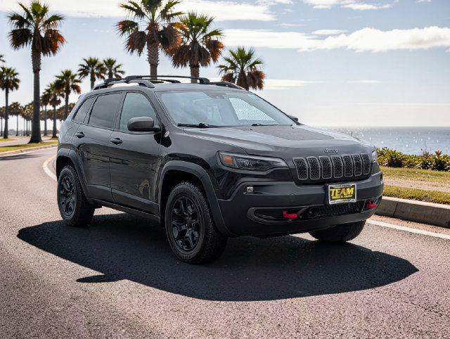 Used 2021 Jeep Cherokee Trailhawk AWD/4WD image 4