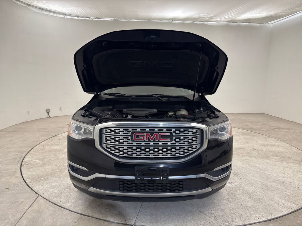 Used 2018 GMC Acadia Denali w/ Technology Package FWD image 9