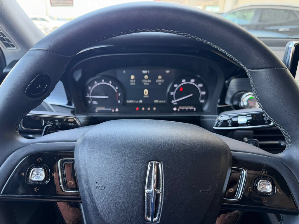 Used 2022 Lincoln Corsair AWD w/ Equipment Group 101A image 11