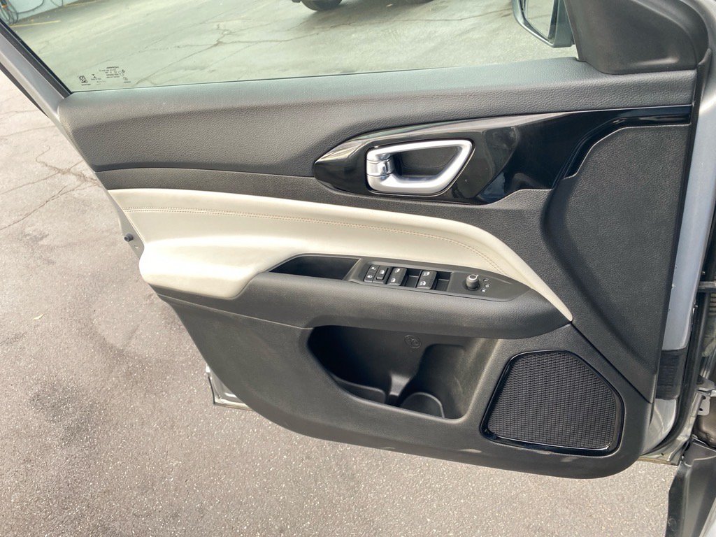 Used 2022 Jeep Compass Limited AWD/4WD image 23