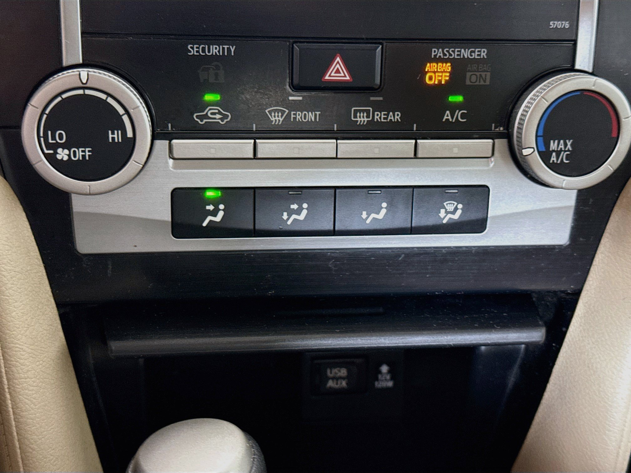 Used 2014 Toyota Camry LE FWD image 15