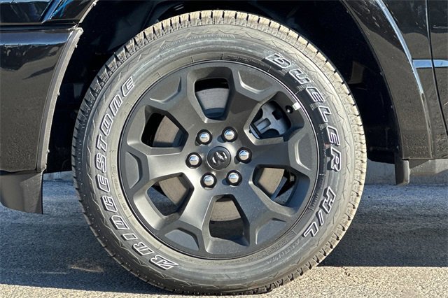 New 2026 RAM 1500 4x4 Crew Cab image 23