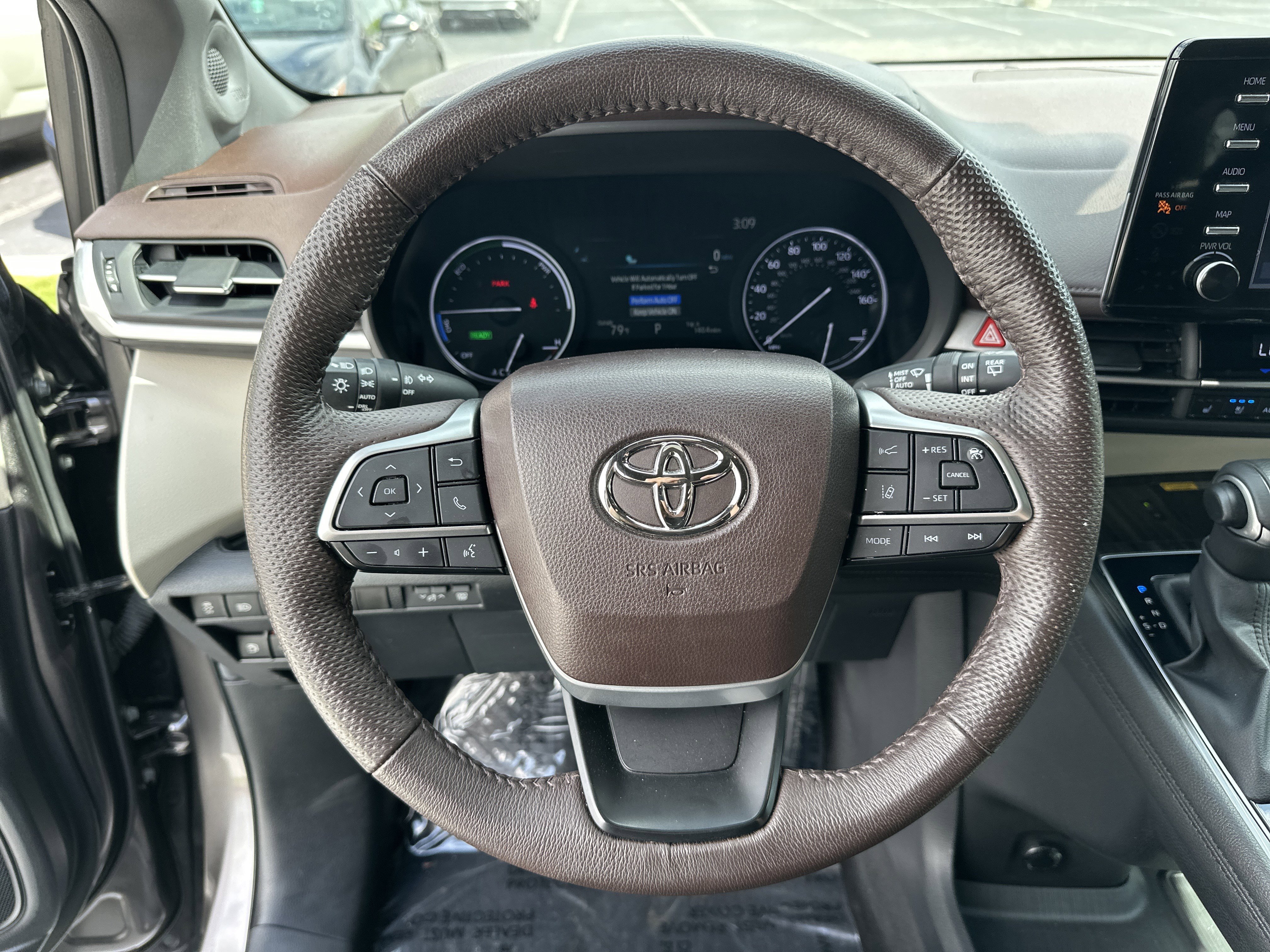 Certified 2023 Toyota Sienna Platinum FWD image 18
