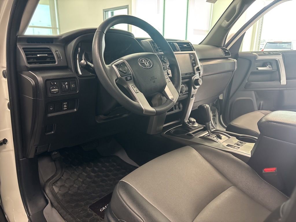 Used 2021 Toyota 4Runner SR5 Premium w/ Moonroof Package AWD/4WD image 16