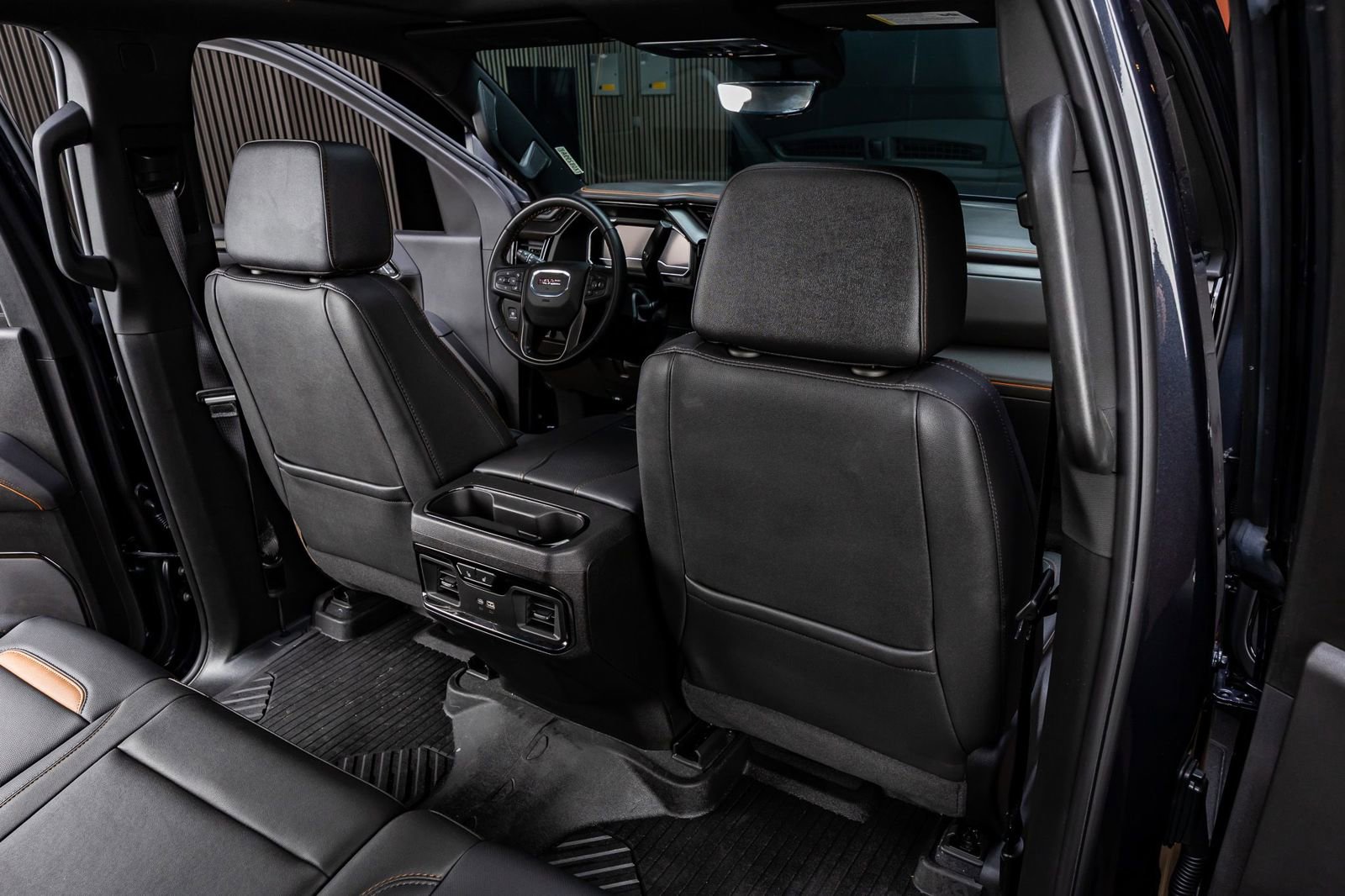 Used 2025 GMC Sierra 2500 AT4 w/ AT4 Premium Plus Package AWD/4WD image 32