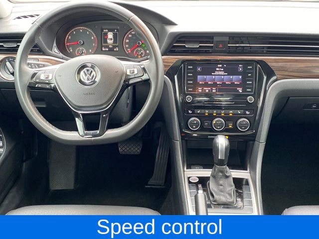 Used 2022 Volkswagen Passat 2.0T image 7