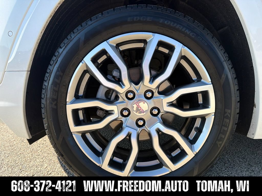 Used 2024 GMC Terrain Denali w/ Denali Premium Package AWD/4WD image 27