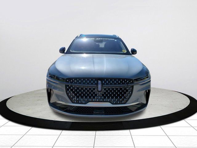 Used 2025 Lincoln Nautilus Reserve image 8