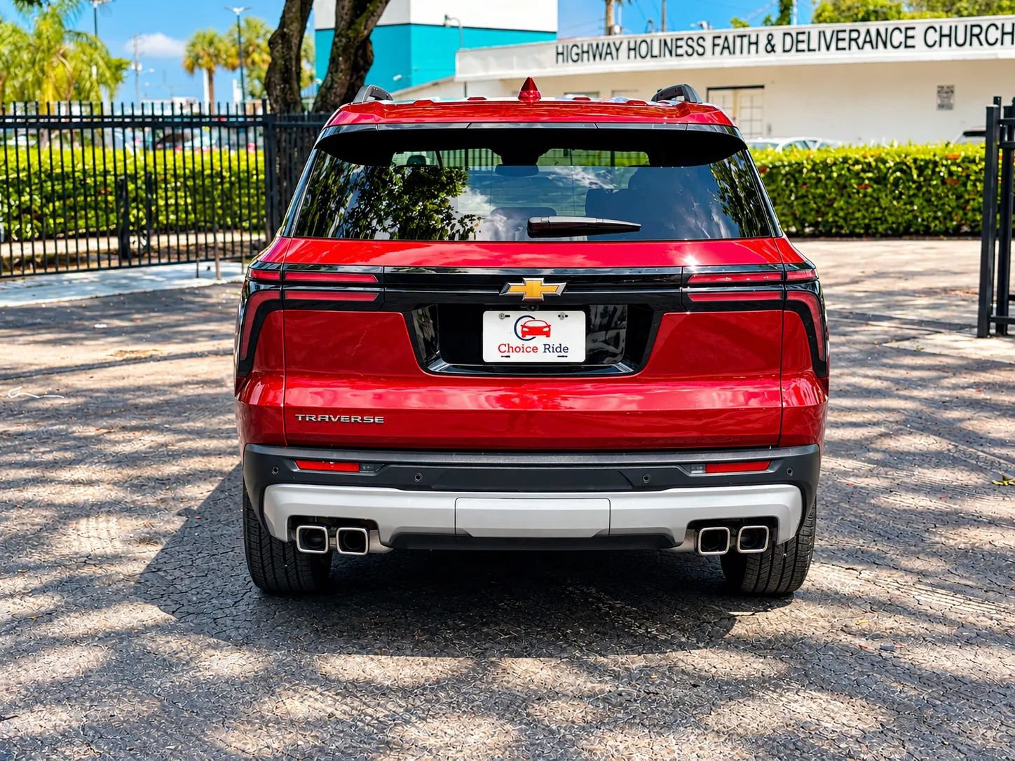 Used 2025 Chevrolet Traverse LT w/ Driver Confidence Package FWD image 7
