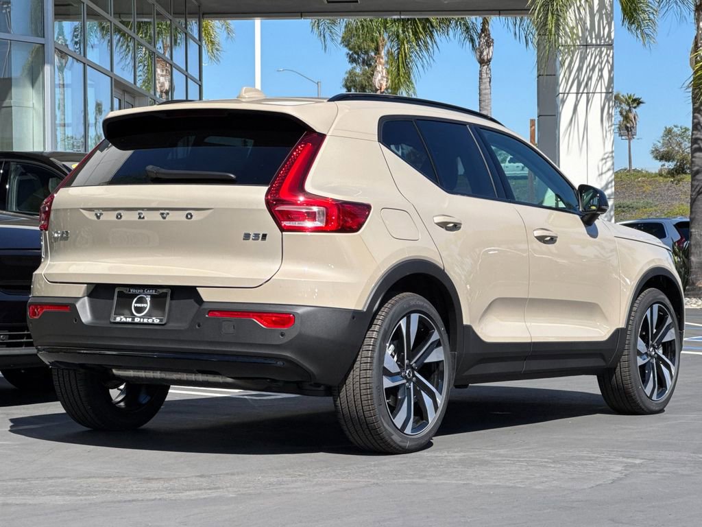 New 2026 Volvo XC40 B5 Plus w/ Climate Package image 5