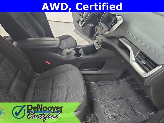 Used 2024 GMC Terrain SLE image 10