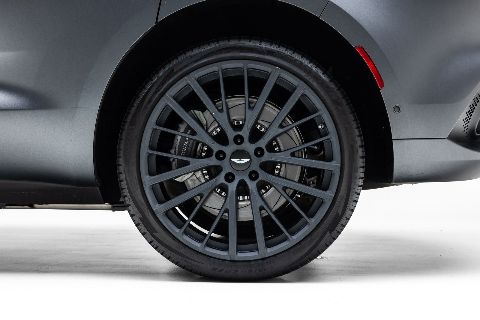 Used 2022 Aston Martin DBX AWD/4WD image 13